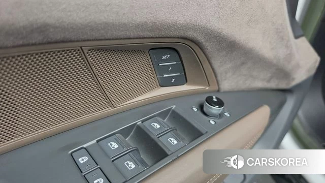 Audi e-Tron GT id 4744470 из Кореи 27