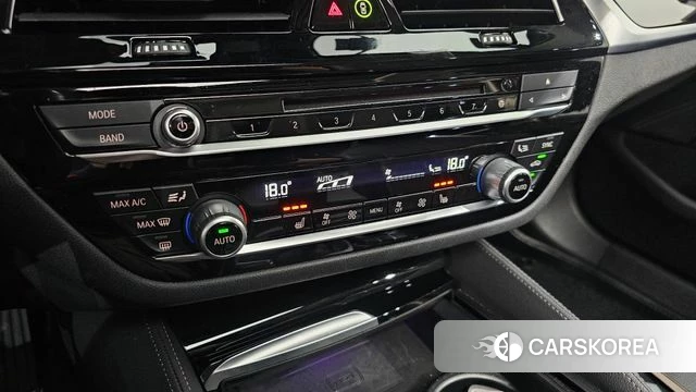 BMW 5 Series (G30) id 4900398 из Кореи 27
