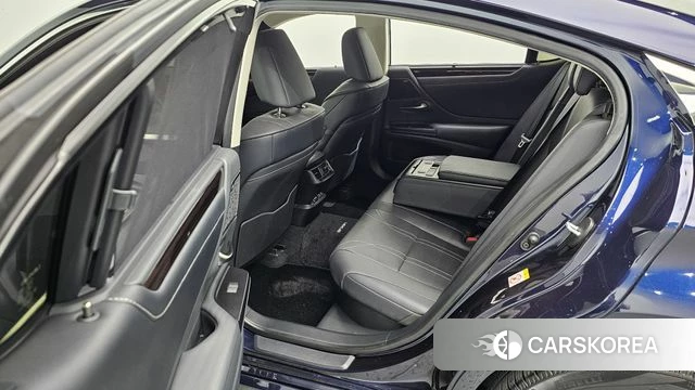 Lexus ES300h 7th generation id 4447578 из Кореи 27