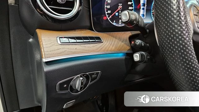 Mercedes-Benz E-Class W213 id 4305207 из Кореи 27