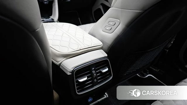 Genesis The New G70 id 4293707 из Кореи 27
