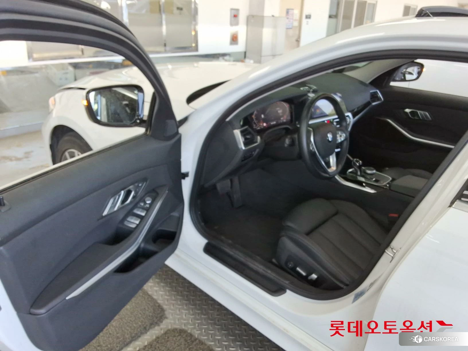 BMW  320i id 4296951 из Кореи 27
