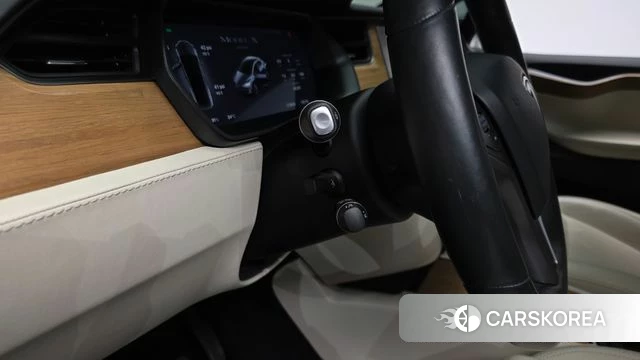 Tesla Model X id 4338789 из Кореи 27