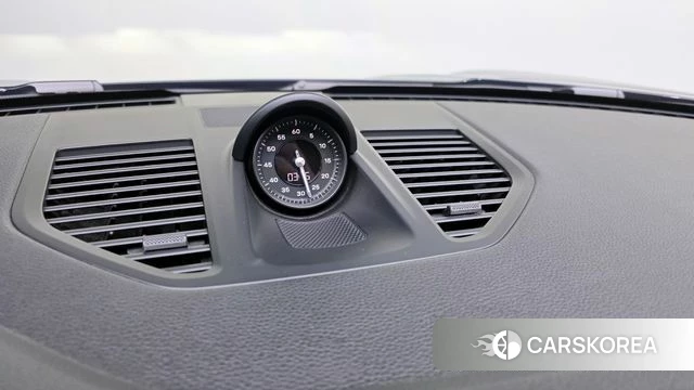 Porsche 911(992) id 4268509 из Кореи 27