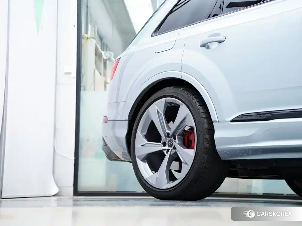 Audi SQ7 id 4601742 из Китая 27