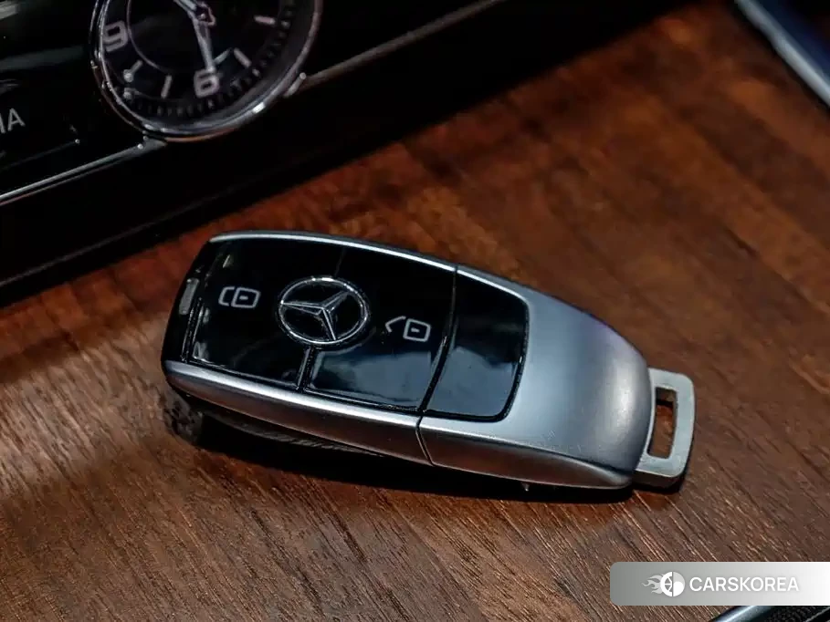 Mercedes-Benz G-Class id 4546075 из Китая 27