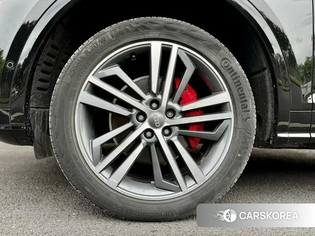 Audi Q5L id 4300460 из Китая 27
