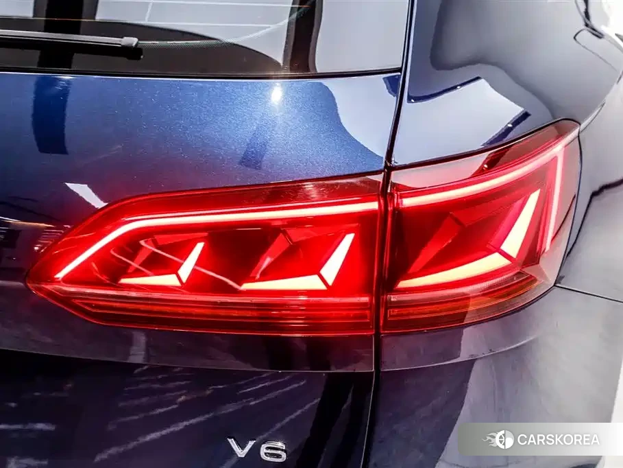 Volkswagen Touareg id 4570746 из Китая 27