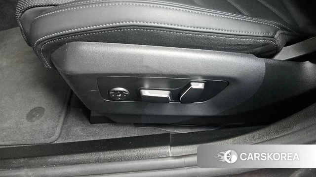 BMW 5 Series (G60) id 4302273 из Кореи 27