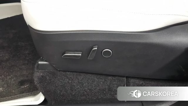 Tesla Model Y id 4612680 из Кореи 27