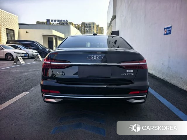Audi A6L id 4314696 из Китая 27