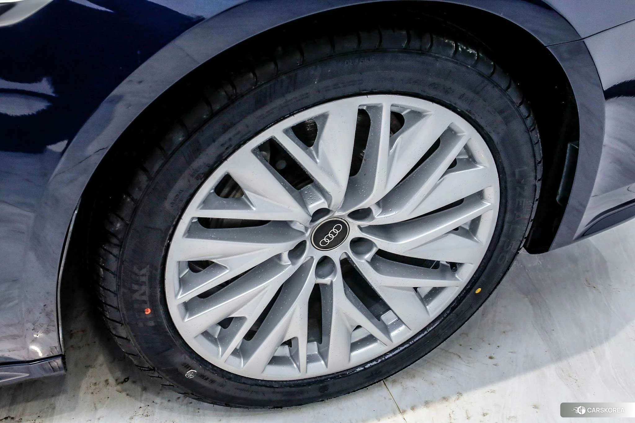 Audi A7L id 4486187 из Китая 27