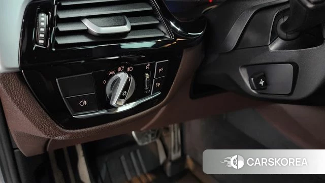 BMW 5 Series (G30) id 4186295 из Кореи 27