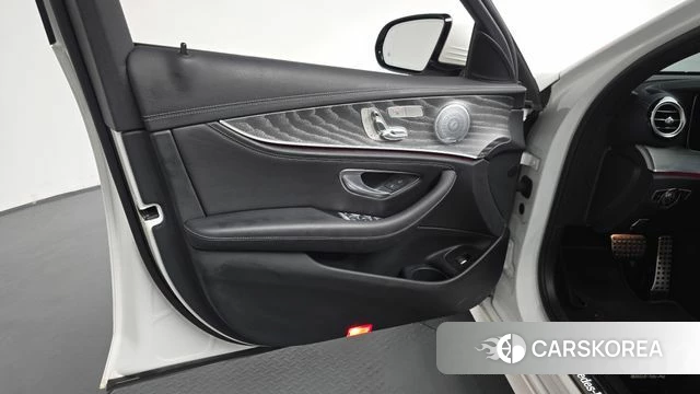 Mercedes-Benz E-Class W213 id 4268494 из Кореи 27