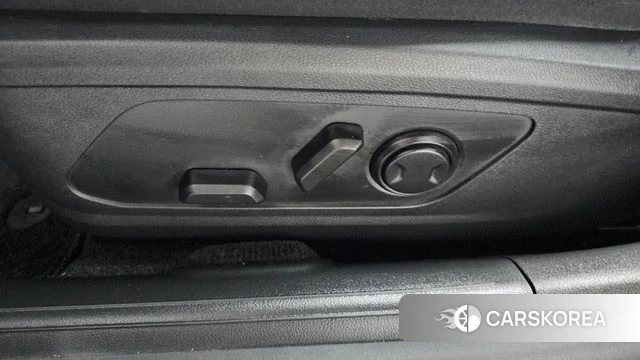 Hyundai Grandeur (GN7) id 4401184 из Кореи 27