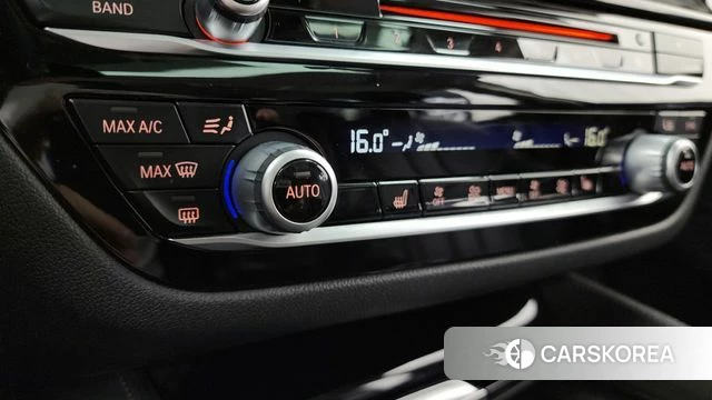 BMW 5 Series (G30) id 4371982 из Кореи 27