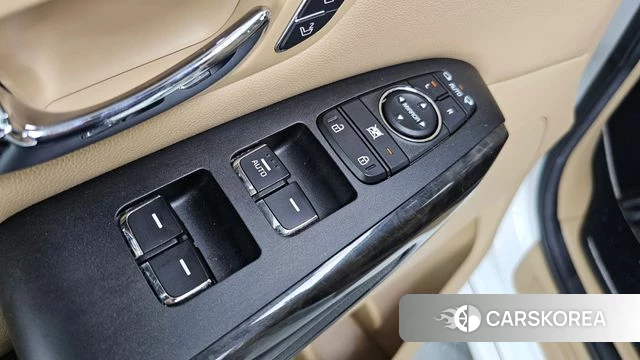 Kia The New Carnival id 4459377 из Кореи 27