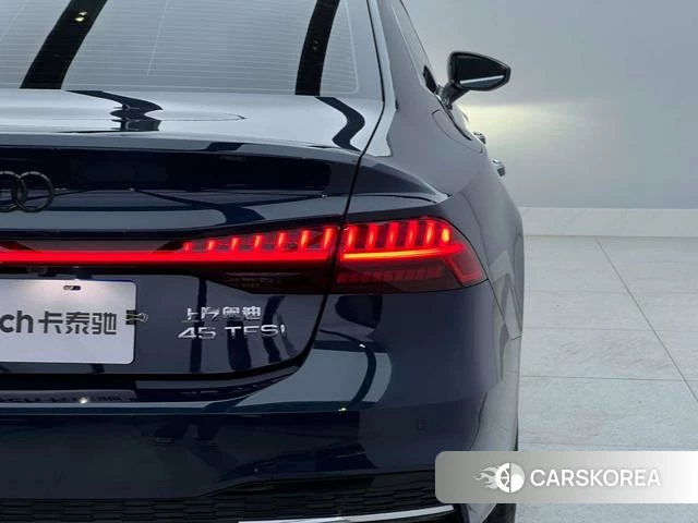Audi A7L id 4207860 из Китая 27
