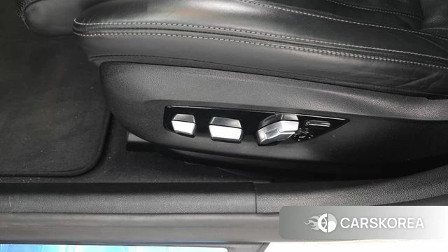 BMW 5 Series (G30) id 4309829 из Кореи 27