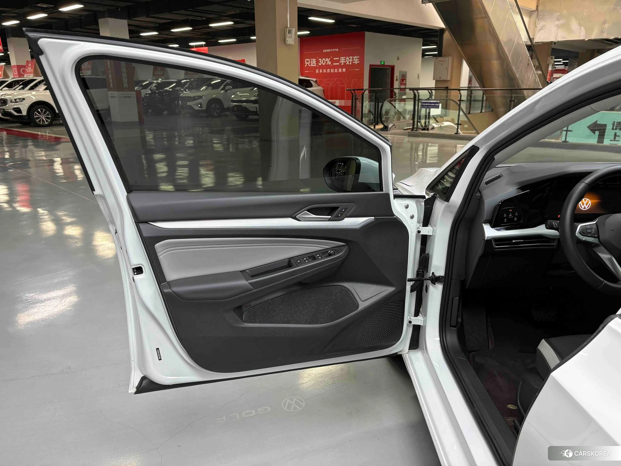 Volkswagen Golf id 4479665 из Китая 27