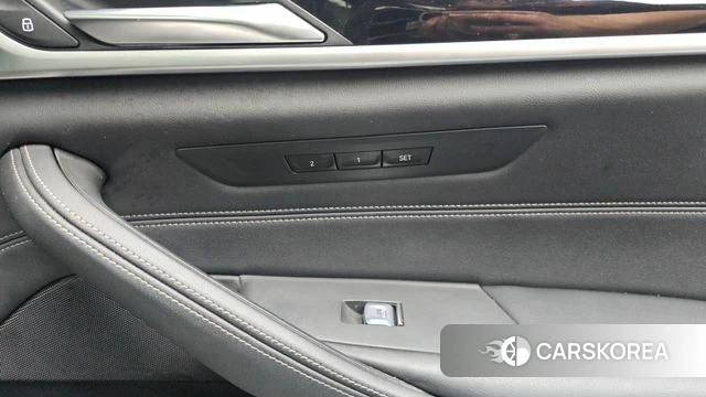 BMW 5 Series (G30) id 4377170 из Кореи 27