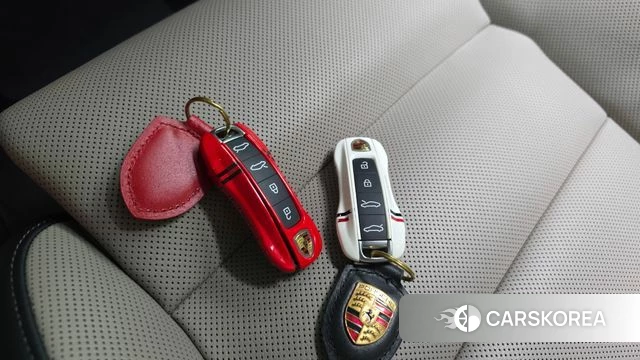 Porsche Taycan id 4381055 из Кореи 27