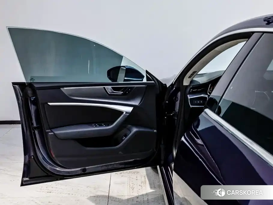 Audi A7L id 4649227 из Китая 27