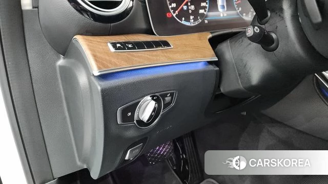 Mercedes-Benz E-Class W213 id 4562981 из Кореи 27