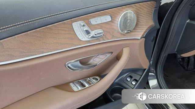 Mercedes-Benz E-Class W213 id 4429320 из Кореи 27