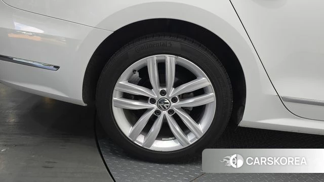Volkswagen The New Passat id 4620479 из Кореи 27