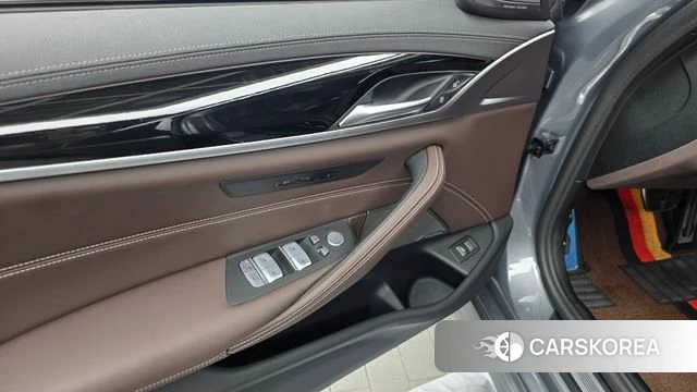 BMW 5 Series (G30) id 4670383 из Кореи 27