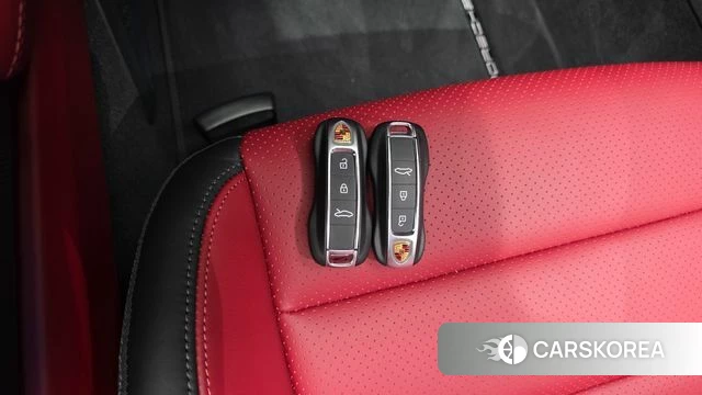 Porsche 911(992) id 4584210 из Кореи 27