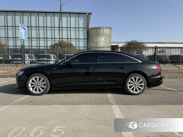 Audi A6L id 4276122 из Китая 27