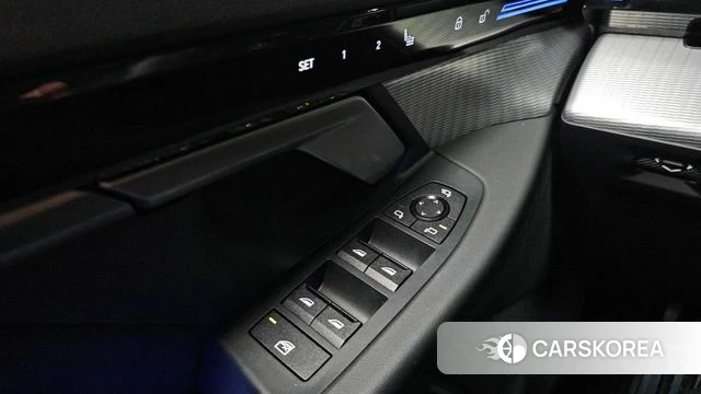 BMW 5 Series (G60) id 4533298 из Кореи 27