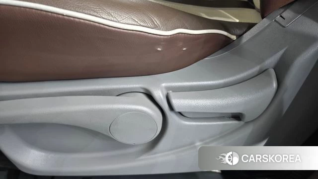 Hyundai The New Grand Starex id 4383892 из Кореи 27