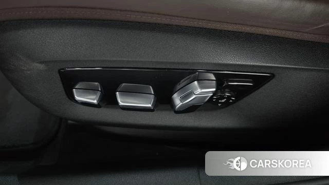 BMW 5 Series (G30) id 4918875 из Кореи 27