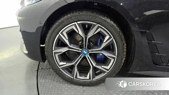 BMW i4 id 4354245 из Кореи 28
