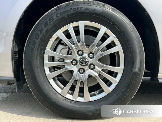 Toyota Saina id 4278822 из Китая 28