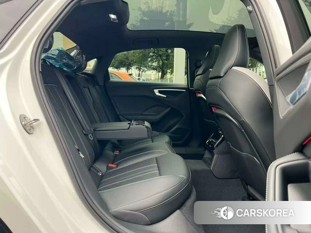 Audi A5L id 4278602 из Китая 28