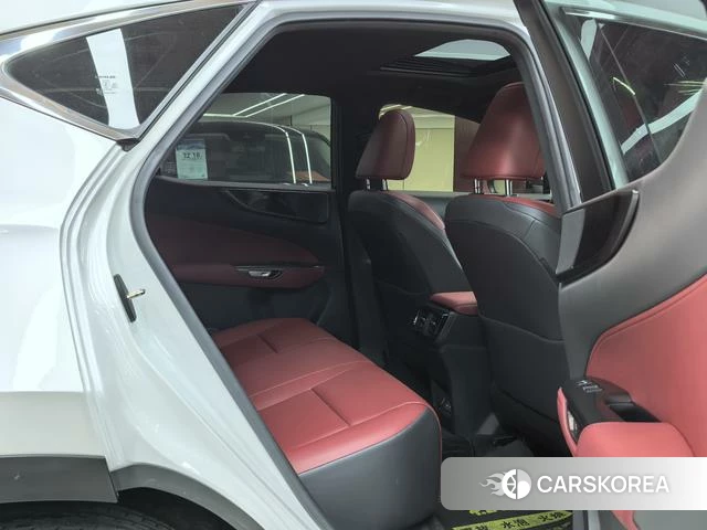 Lexus NX id 4273938 из Китая 28