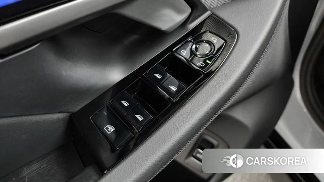 BMW 5 Series (G60) id 4589974 из Кореи 28