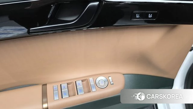 Hyundai Grandeur (GN7) id 4432701 из Кореи 28