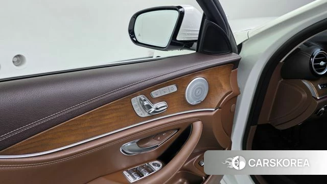 Mercedes-Benz E-Class W213 id 4604839 из Кореи 28