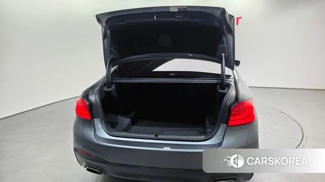 BMW 5 Series (G30) id 4895607 из Кореи 28