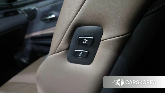 Lexus ES300h 7th generation id 4898333 из Кореи 28