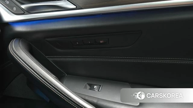 BMW 5 Series (G30) id 4742393 из Кореи 28