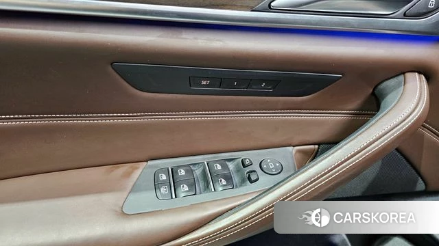 BMW 5 Series (G30) id 4269472 из Кореи 28