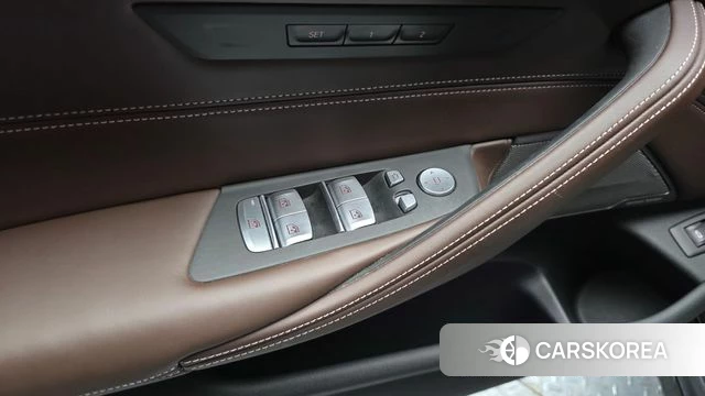 BMW 5 Series (G30) id 4586548 из Кореи 28