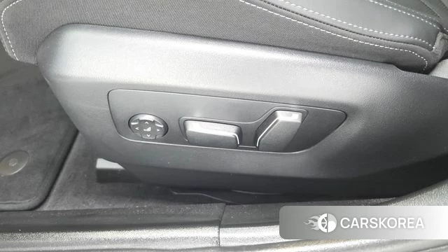 BMW 5 Series (G60) id 4279550 из Кореи 28