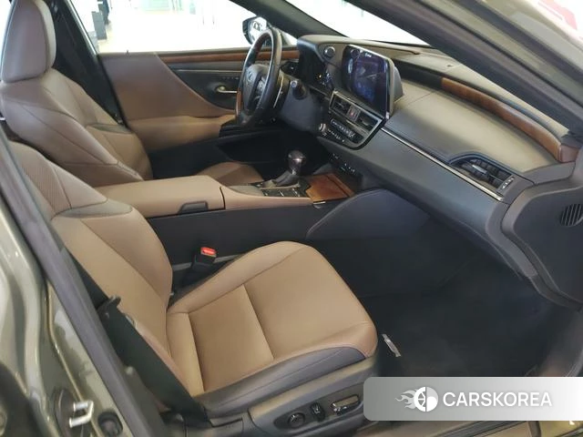 Lexus ES id 4272615 из Китая 28